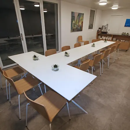 מלון Hotel Flawil