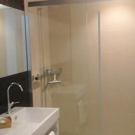 מלון Hotel Flawil Flawil